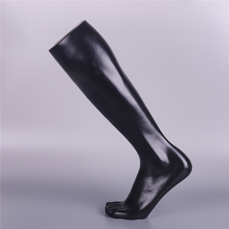 运动足球袜子展示模特中筒男脚