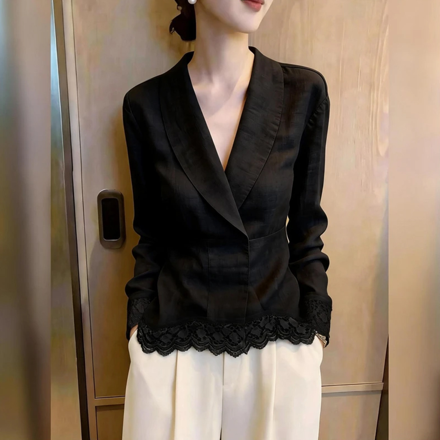 法式蕾丝拼接西装领秋季衬衫女