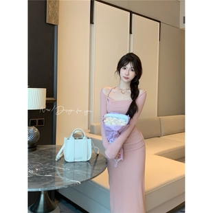 一字肩挂脖连衣裙女秋冬季 气质打底粉色裙子收腰褶皱紧身包臀长裙