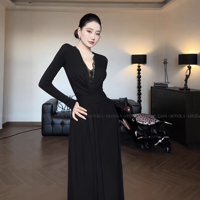 法式复古蕾丝拼接V领白色长袖连衣裙女2025早秋新款性感包臀裙子