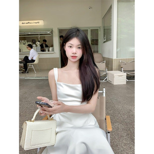 裙子ins 气质收腰a字中长款 纯欲茶歇白色吊带连衣裙女夏季 2025新款