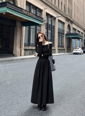 高级感一字肩白色长袖连衣裙女早秋季2025新款收腰气质秋装长裙子