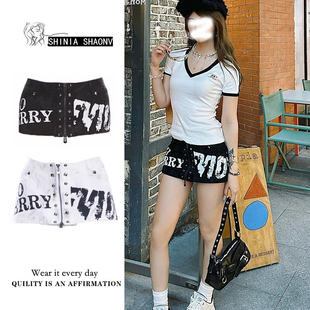y2k亚文化字母涂鸦假两件牛仔裙裤女设计感街头朋克辣妹包臀短裤