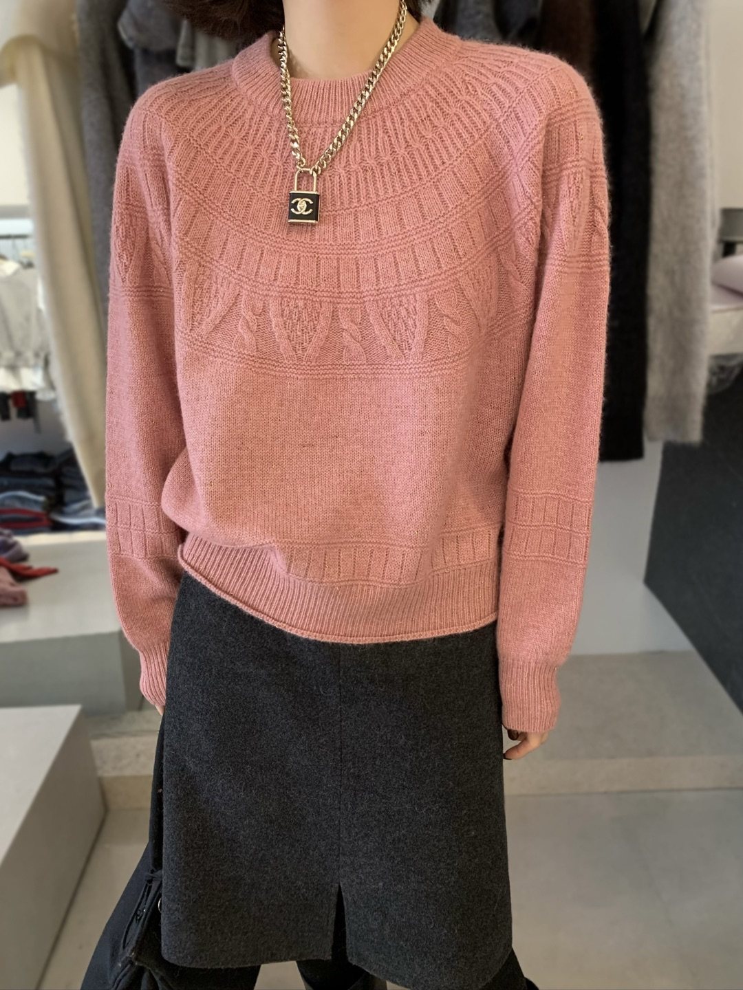 韩系新款圆领麻花插肩袖针织衫女软糯洋气百搭温柔风毛衣M71068