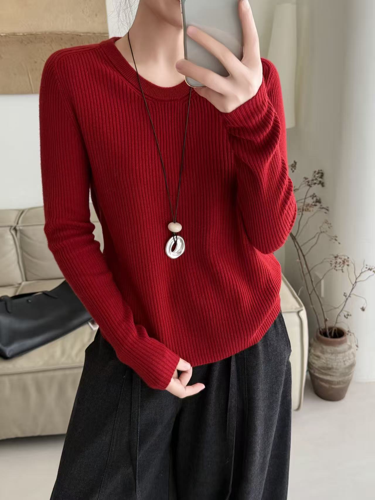 韩系新款设计感V领光版针织衫女软糯洋气百搭慵懒风打底衫毛衣W