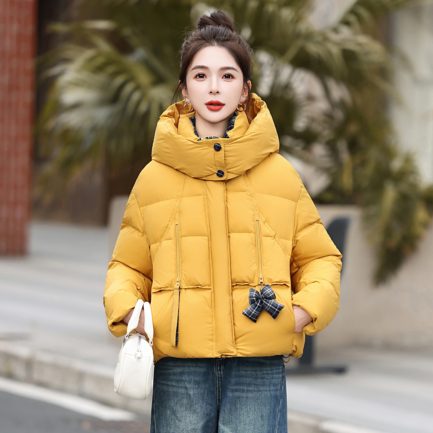 2025冬季新款白鸭绒羽绒服女小个子保暖百搭短款面包服外套YF2673