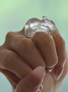 鲍氏水晶九尾狐戒指尾戒