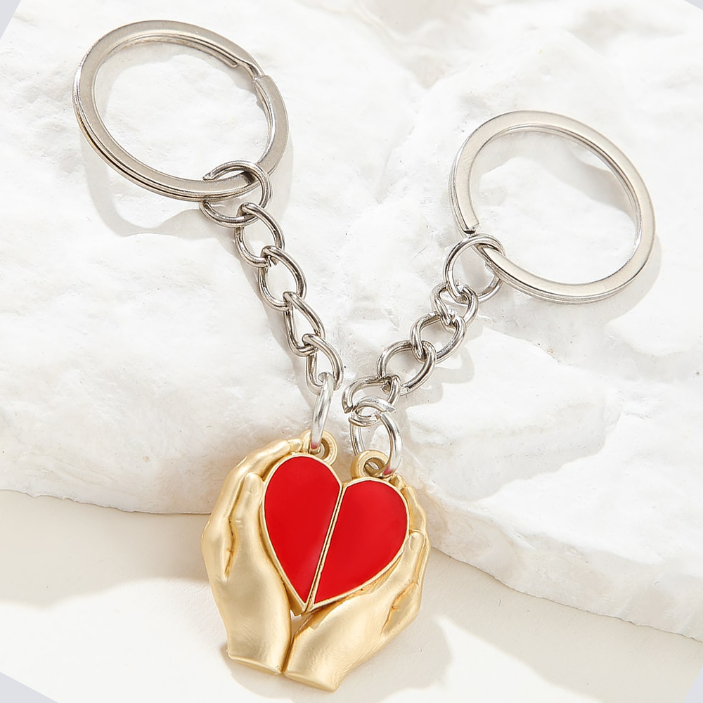 创意心形手捧爱心情侣钥匙扣金属链条挂件情人节礼物送女友