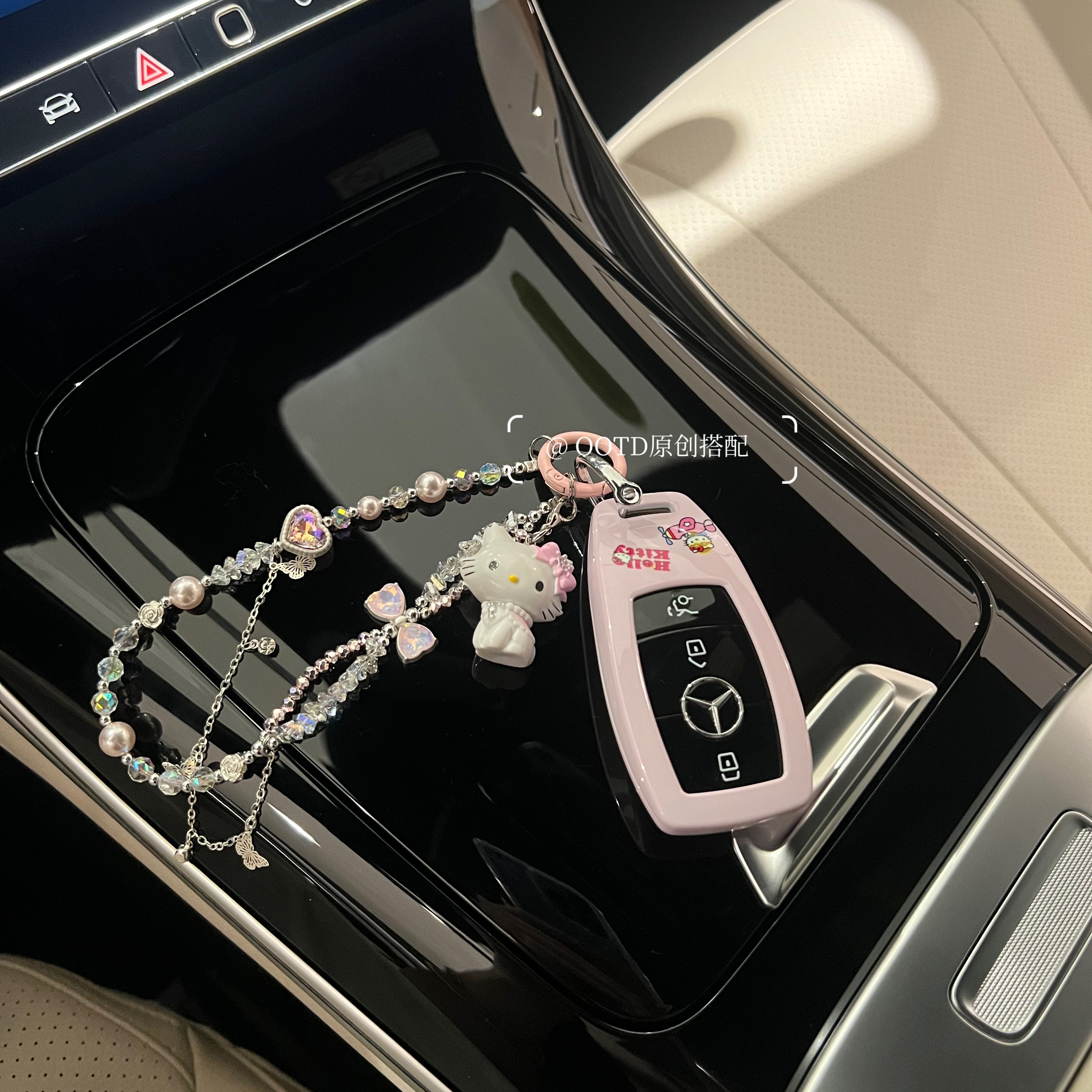 适用kitty奔驰c260l钥匙壳e300l车c200l壳glc可爱gla女s400扣25款