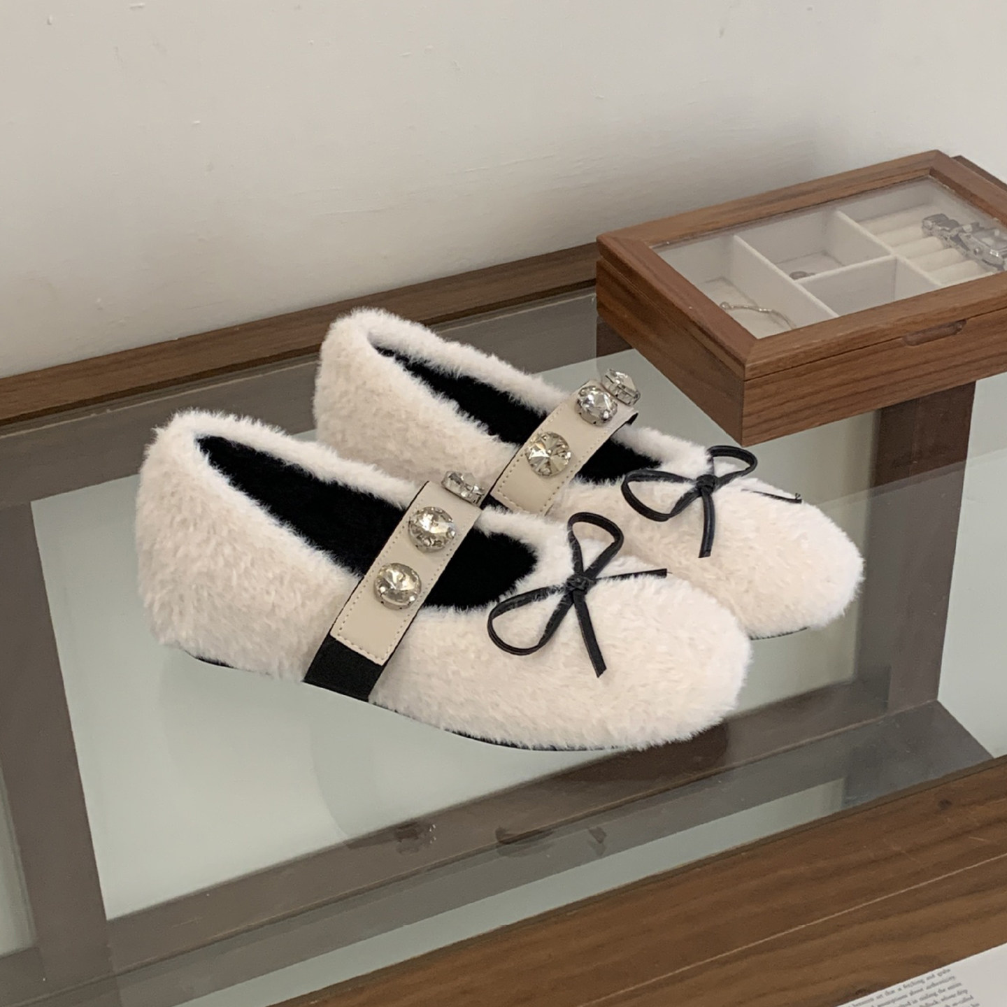 牛皮版~蝴蝶结水钻玛丽珍鞋女秋冬浅口一字带乐福鞋加绒毛毛单鞋