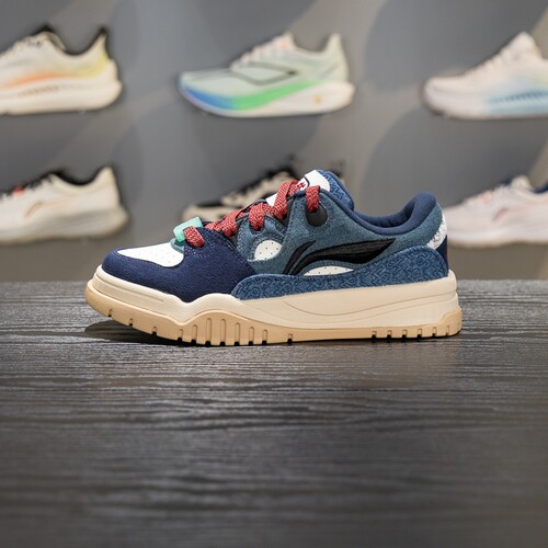 李宁男子系带舒适软弹板鞋