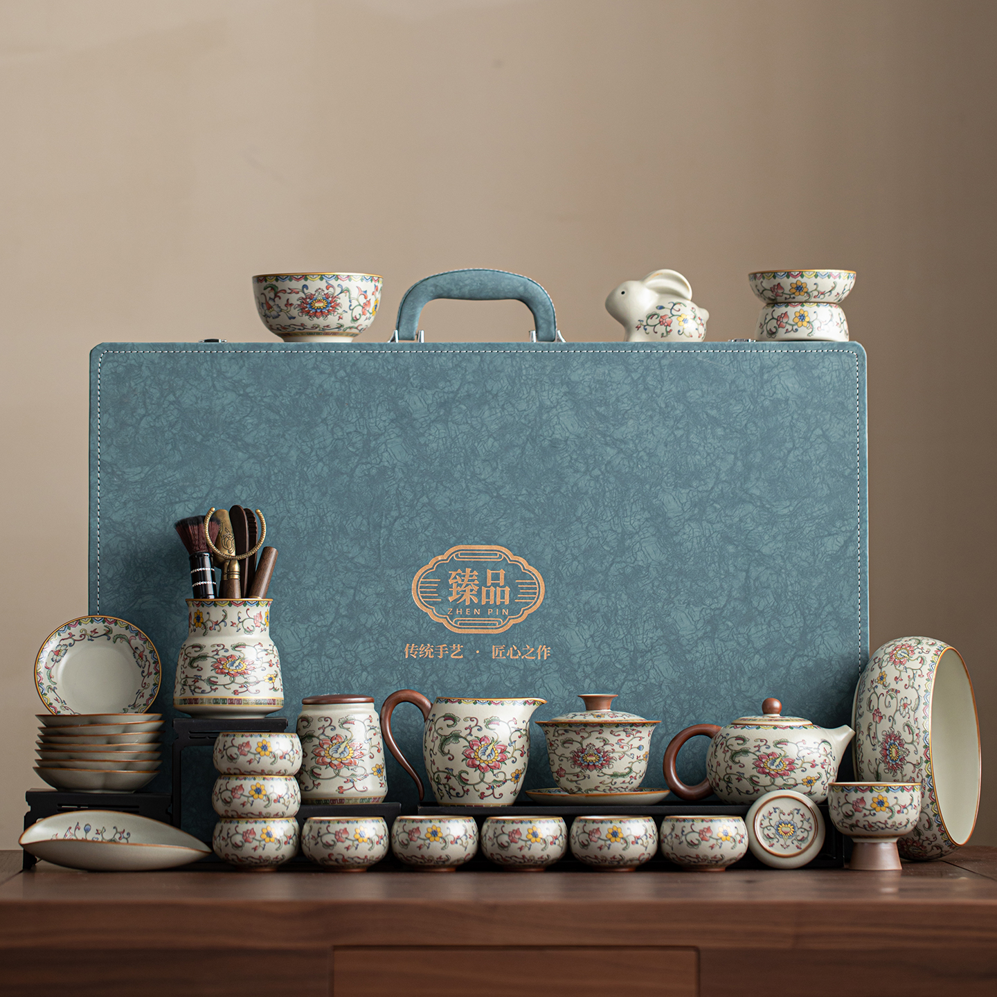 粉彩缠枝莲陶瓷泡茶器具套装