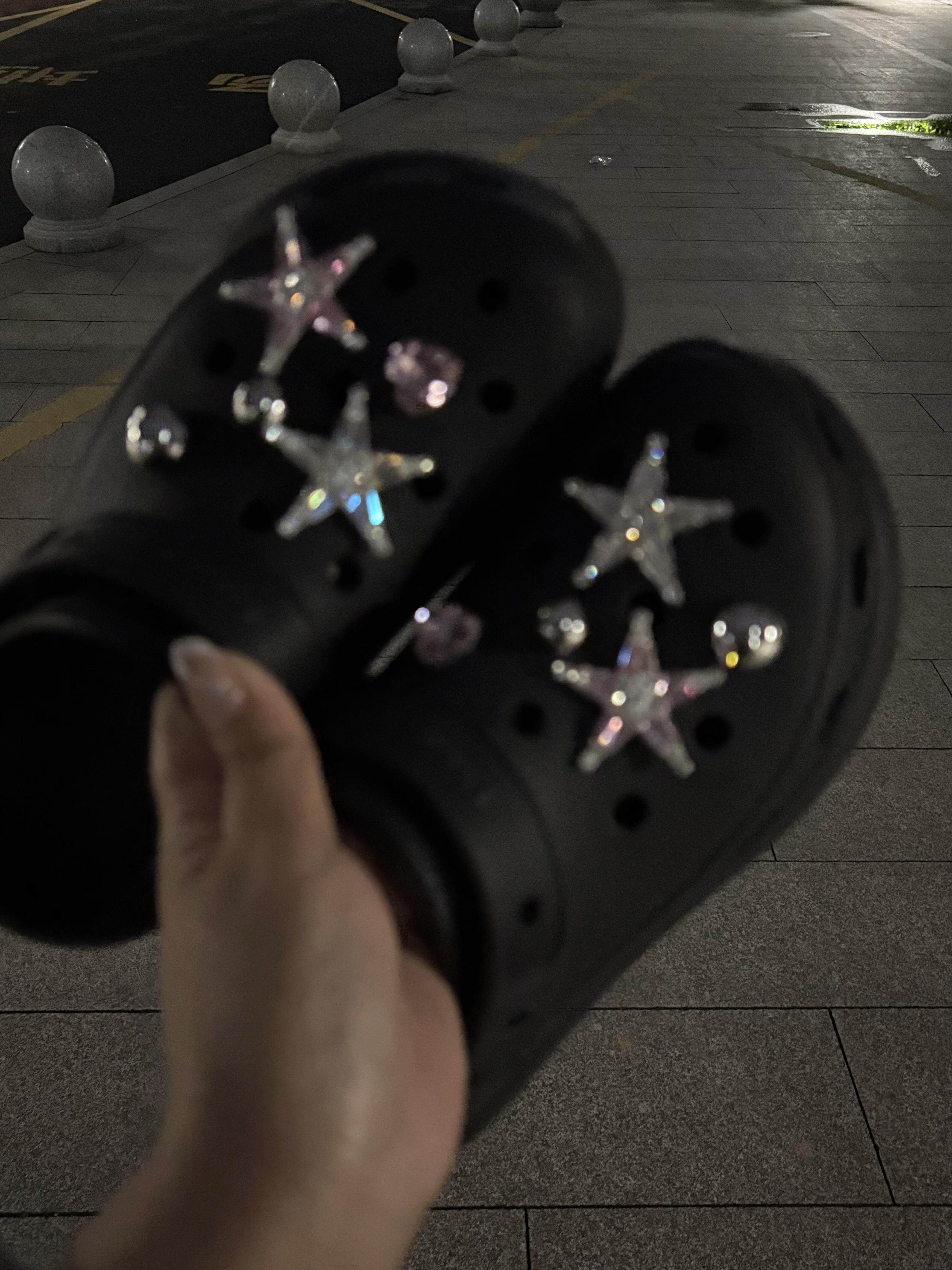 星川下的闪烁!星星光芒耀眼少女心洞洞鞋扣配饰2026新款银粉鞋花