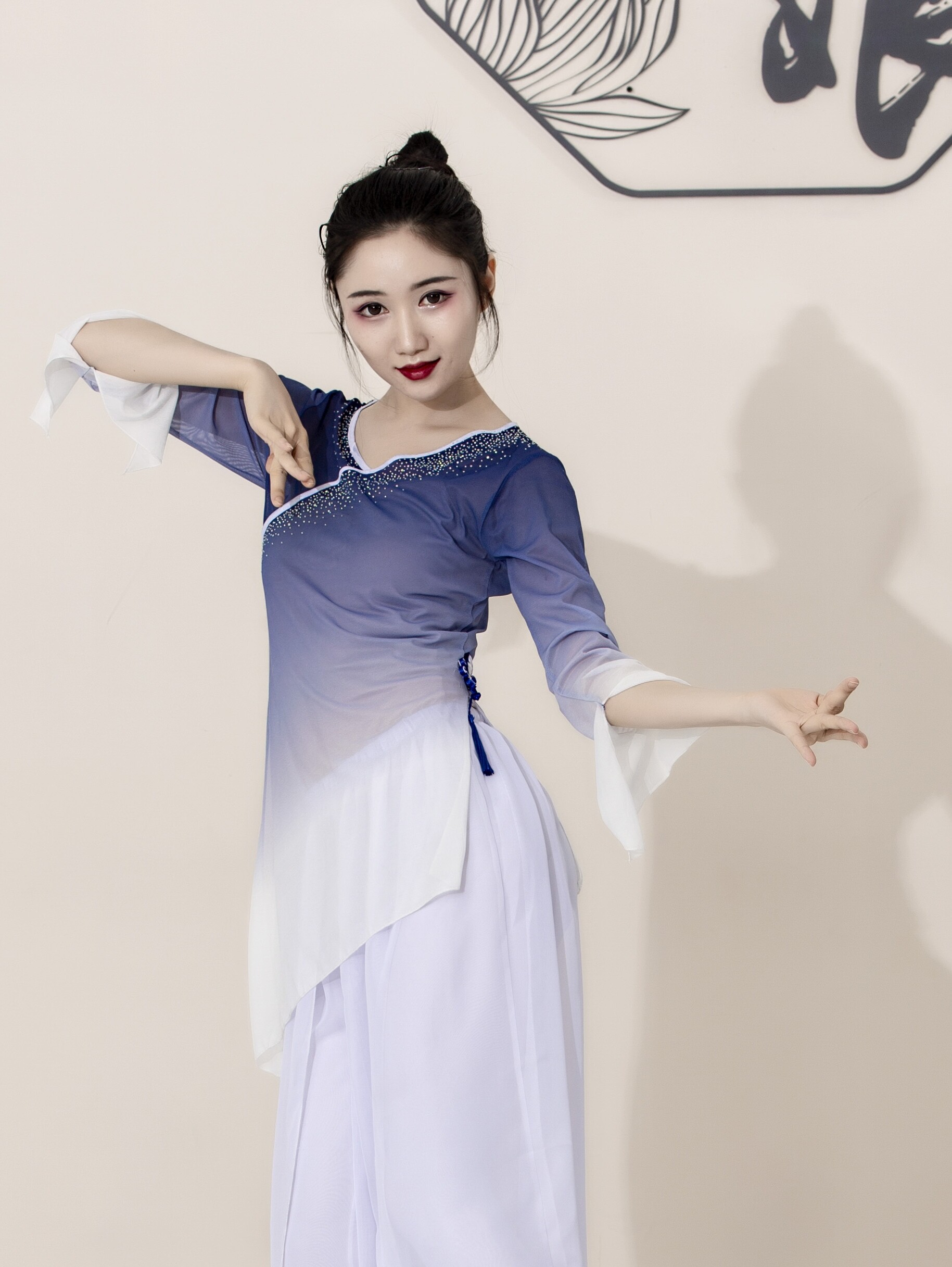 Dazzle dance Classical national dance yarn clothing Yoga ballet teacher body rhyme body practice clothing Professional elegant performance clothing