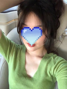 V领上衣修身 夏秋新款 复古气质半袖 晚晚同款 草绿色T恤 针织衫