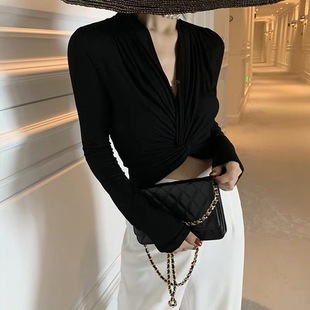 交叉打结毛衣女性感修身高腰露脐上衣短款长袖打底低领紧身针织衫
