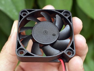 10mm xQG80_E8155散热风扇 散热风扇 12V静音耐用双滚珠5CM