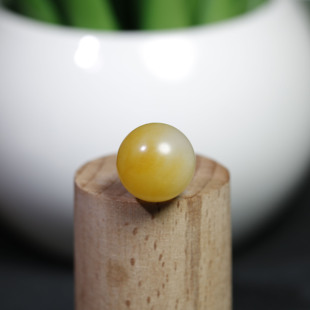 现货【珠玉珍藏】14.8mm新疆和田玉籽料黄沁白玉种圆珠单珠顶珠
