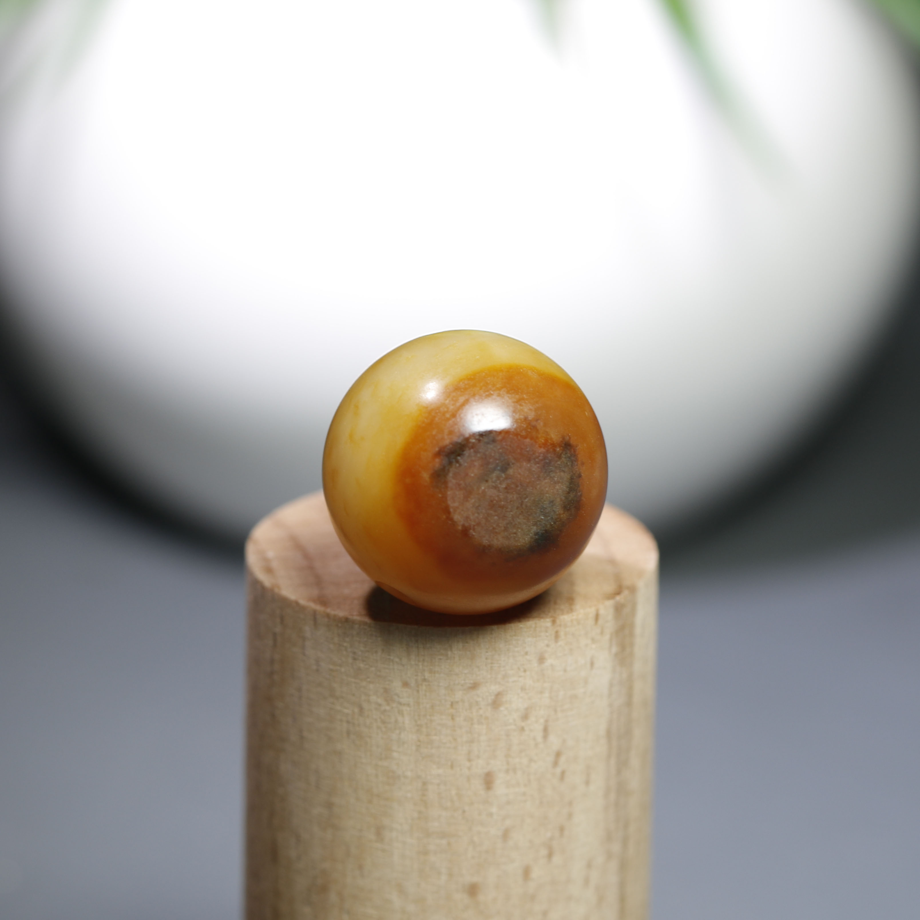 珠玉珍藏和田玉籽料黑皮红黄沁