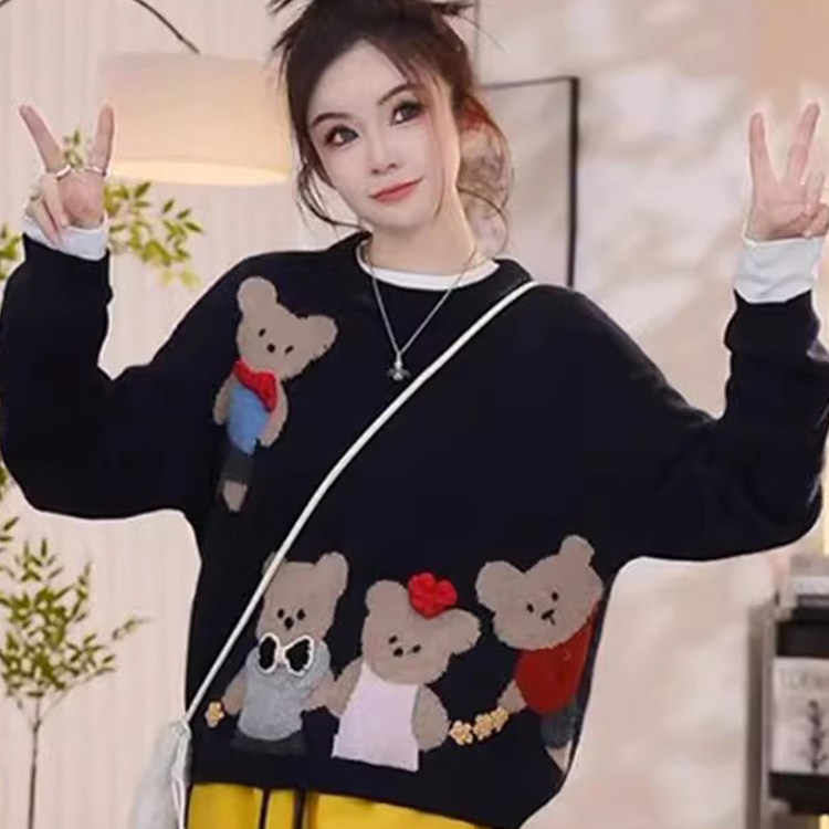 2025卡通小熊图案黑色针织衫女款宽松套头毛衣设计感长袖圆领上衣