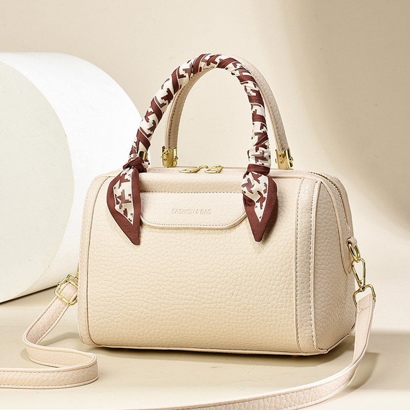 简约质感枕头包女士2026新款软皮小包春夏百搭大容量斜挎手提女包