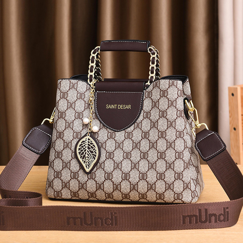 复古小包包女2026年新款爆款网红手提宽带女包春夏百搭单肩斜挎包