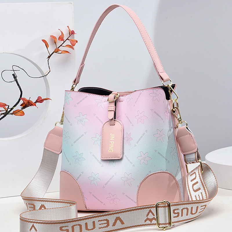 小众设计款水桶包时尚百搭斜挎包