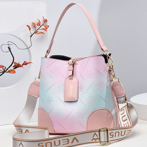 小众设计款水桶包时尚百搭斜挎包