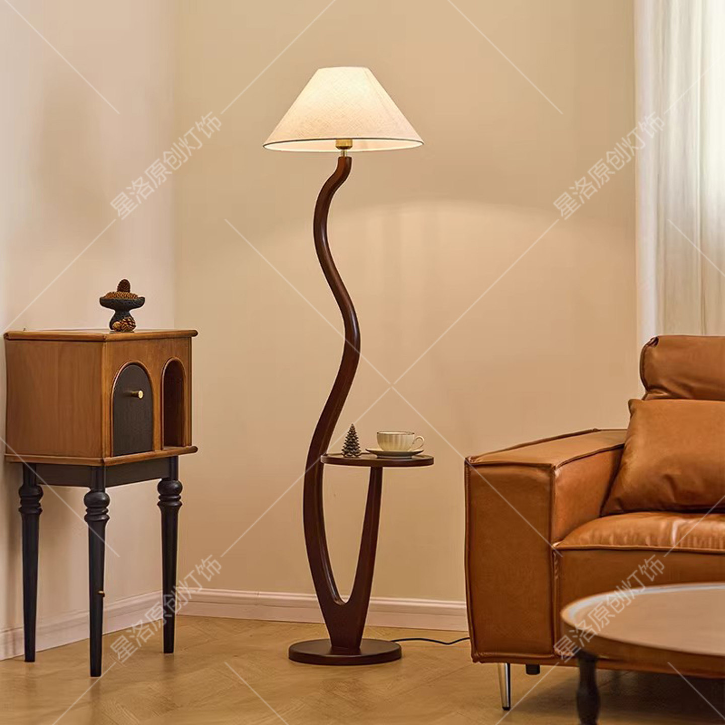 中古侘寂风实木落地灯复古别墅酒店客厅沙发旁卧室置物架氛围灯具