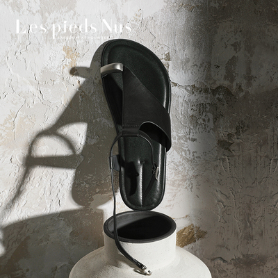 LesPiedsNus时装夹趾凉鞋