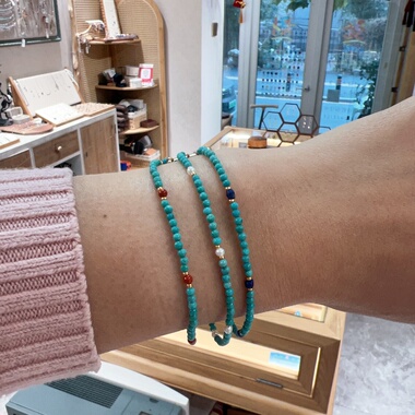 天然绿松石小米珠高瓷无优化手串多层2mm女款法式小众设计14k包金