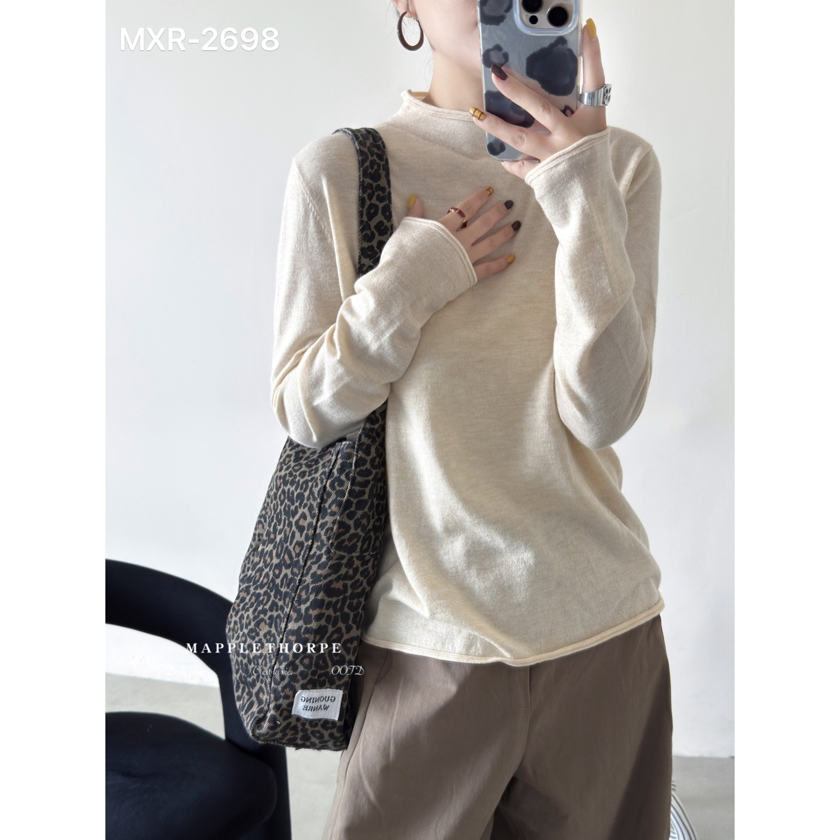 羊毛混纺简约风半高领卷边针织衫女长袖宽松内搭打底衫上衣
