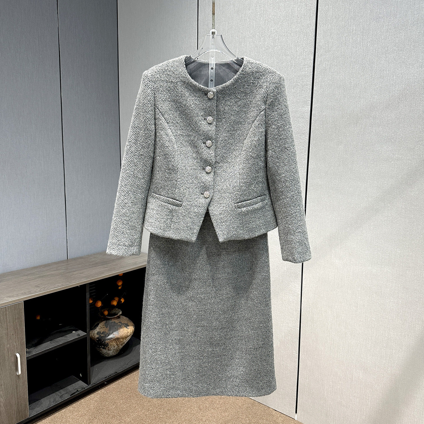 法式高级感灰色羊毛套装女深圳南油2025冬季新款长袖短外套