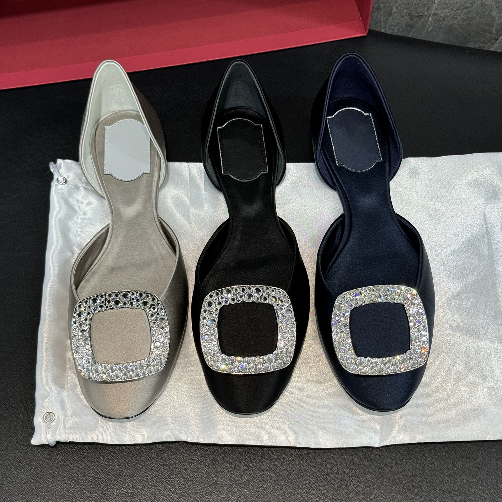 超闪钻扣Chips水钻真丝绸缎芭蕾舞鞋女圆头中空浅口平底单鞋婚鞋,女鞋,时尚芭蕾鞋,淘宝优惠券,粉丝福利购,淘宝优惠卷