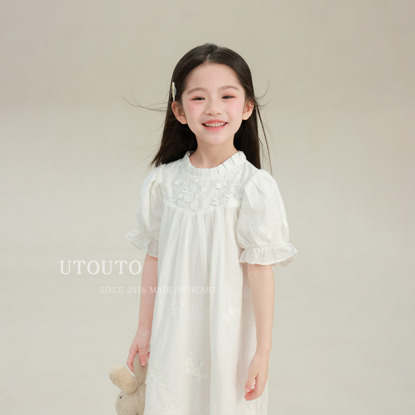 大耳象女童花边泡泡袖连衣裙2026夏季新款宝儿纯棉简约气质薄裙子