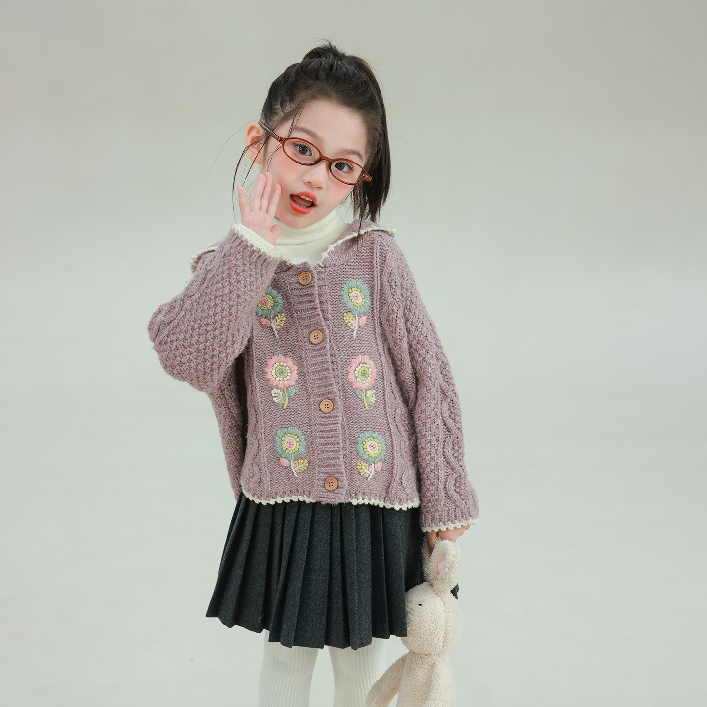 utouto冬季绣花花边毛衣