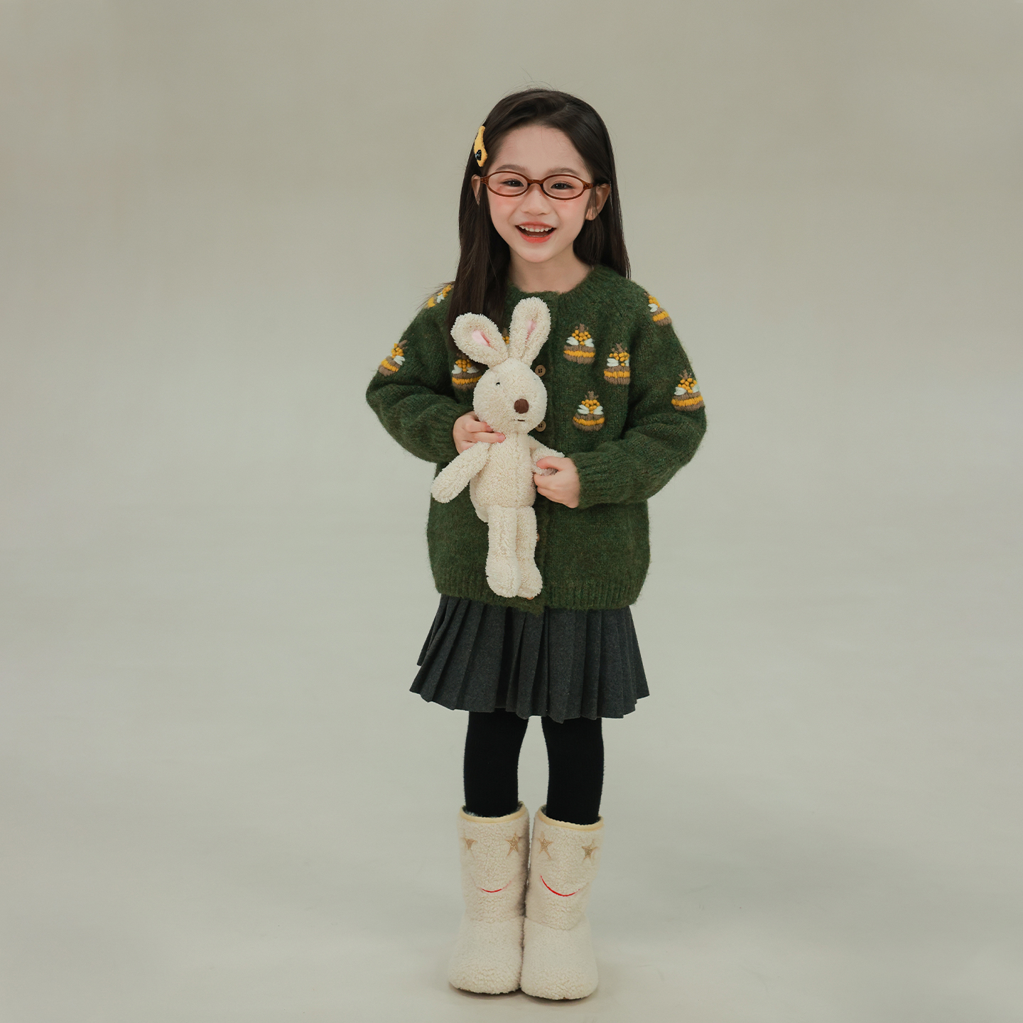 utouto冬季蜜蜂毛衣开衫