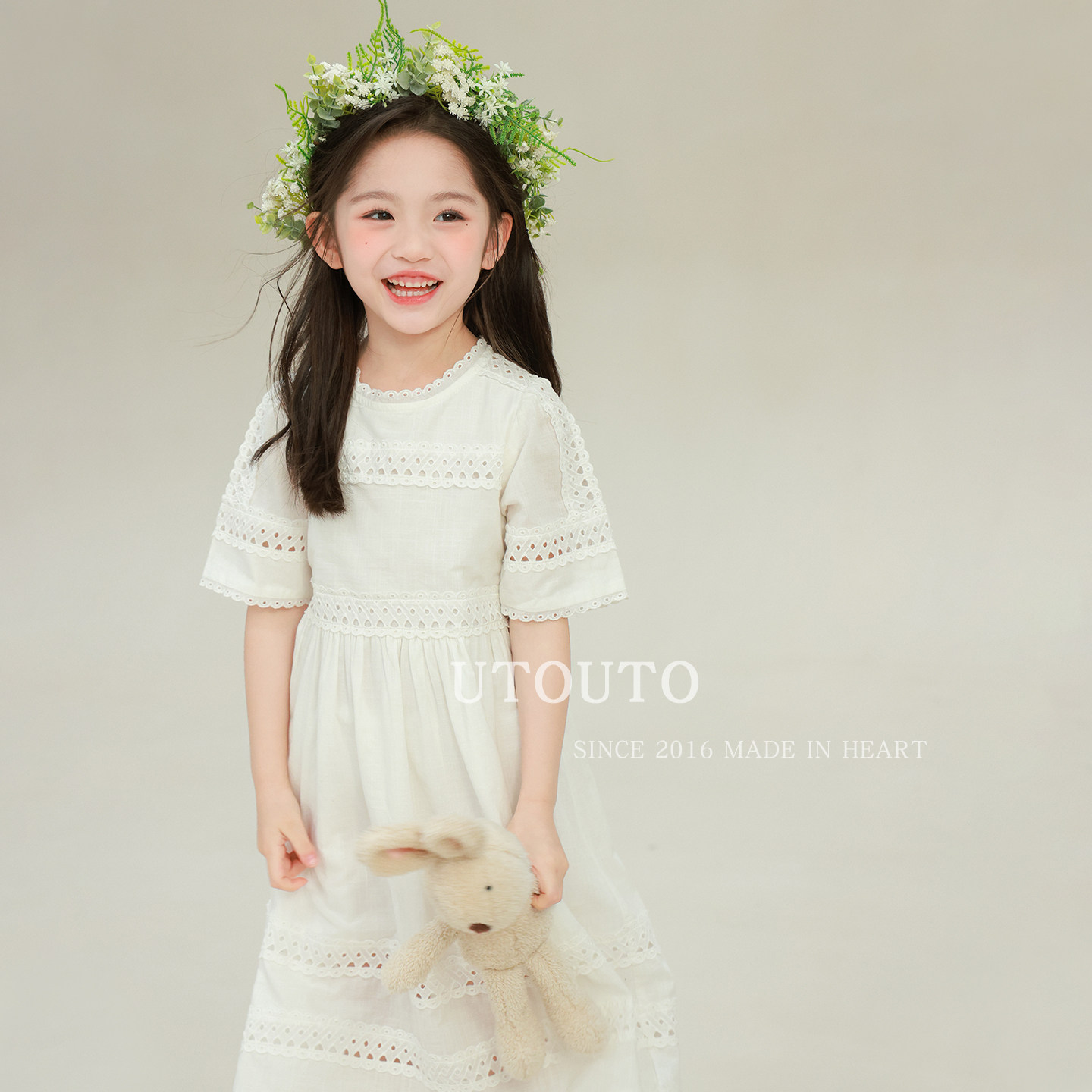 大耳象女童镂空蕾丝花边连衣裙2026夏季新款宝儿纯棉亲肤薄裙子