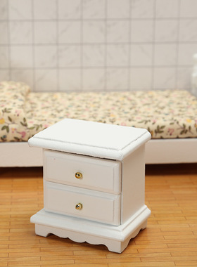 1:12娃娃屋迷你微缩OB11卧室场景过家家玩具白色床头柜模型摆件