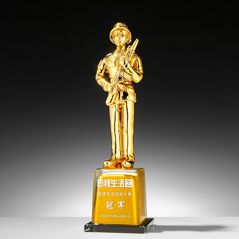 新款品树脂金属金色水晶奖杯定制定做公司年会忠诚卫士退伍兵