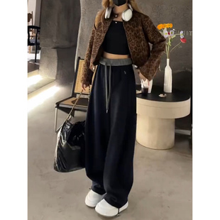 大码束脚弯刀直筒休闲裤女胖mm秋冬加绒显瘦垂感宽松阔腿运动卫裤