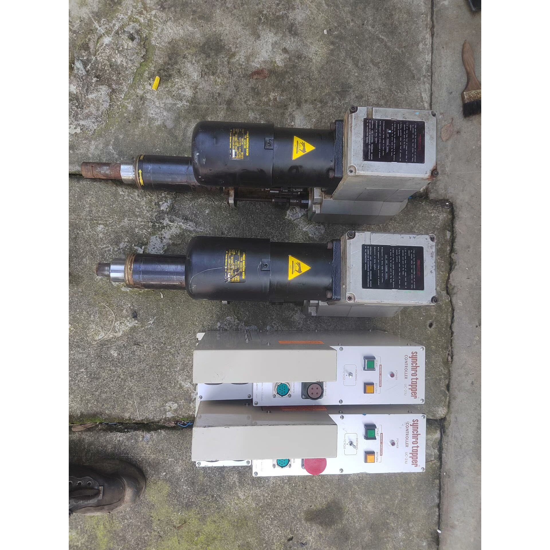 日本(Synchro tapper)控制器2台,型号:UC-议价产品