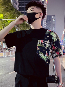 T82-P58 拼接青少年短袖男夏季2023新款圆领T恤设计感小众潮牌图片