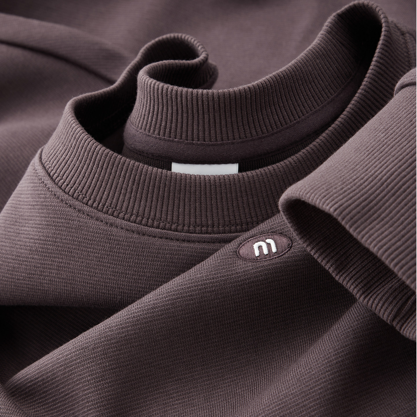 2025秋冬新款长袖T恤男薄款修身简约休闲纯色圆领男士轻奢卫衣帅