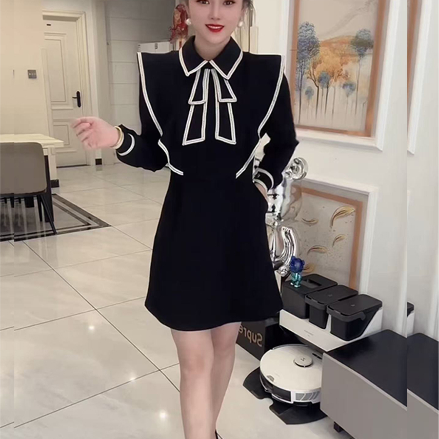 高级感气质名媛撞色蝴蝶结2025秋冬新款A字裙设计显瘦收腰连衣裙