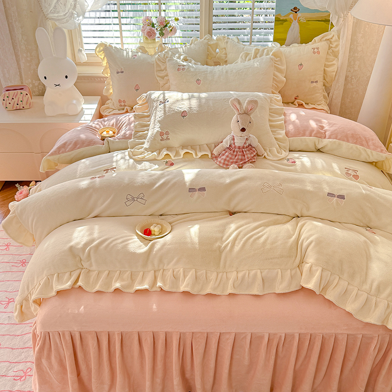 家居好物床上用品可爱双面绒秋冬加厚牛奶绒刺绣床裙款四件套