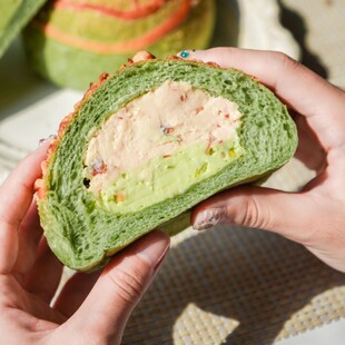 抹茶开心果树莓奶酪米软欧包德式健康营养早餐面包