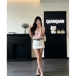 简约通勤浅粉色温柔飘带衬衫女夏季高腰修身白色牛仔短裙套装
