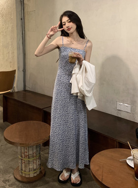 法式小个子碎花过膝茶歇长裙女装裙子春夏季小清新复古吊带连衣裙