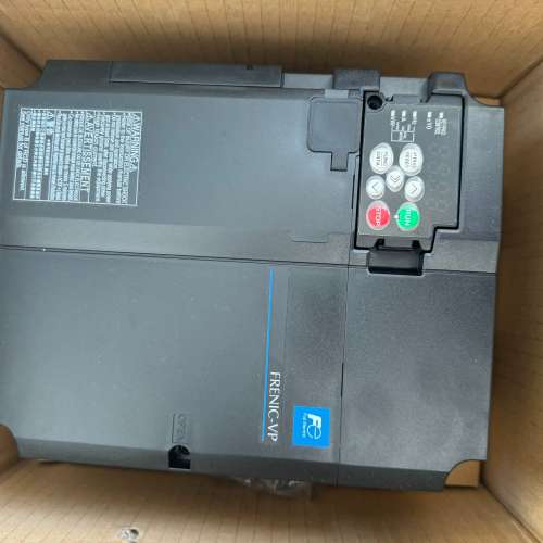 变频器5.5KW  FRN0013F2S-4C